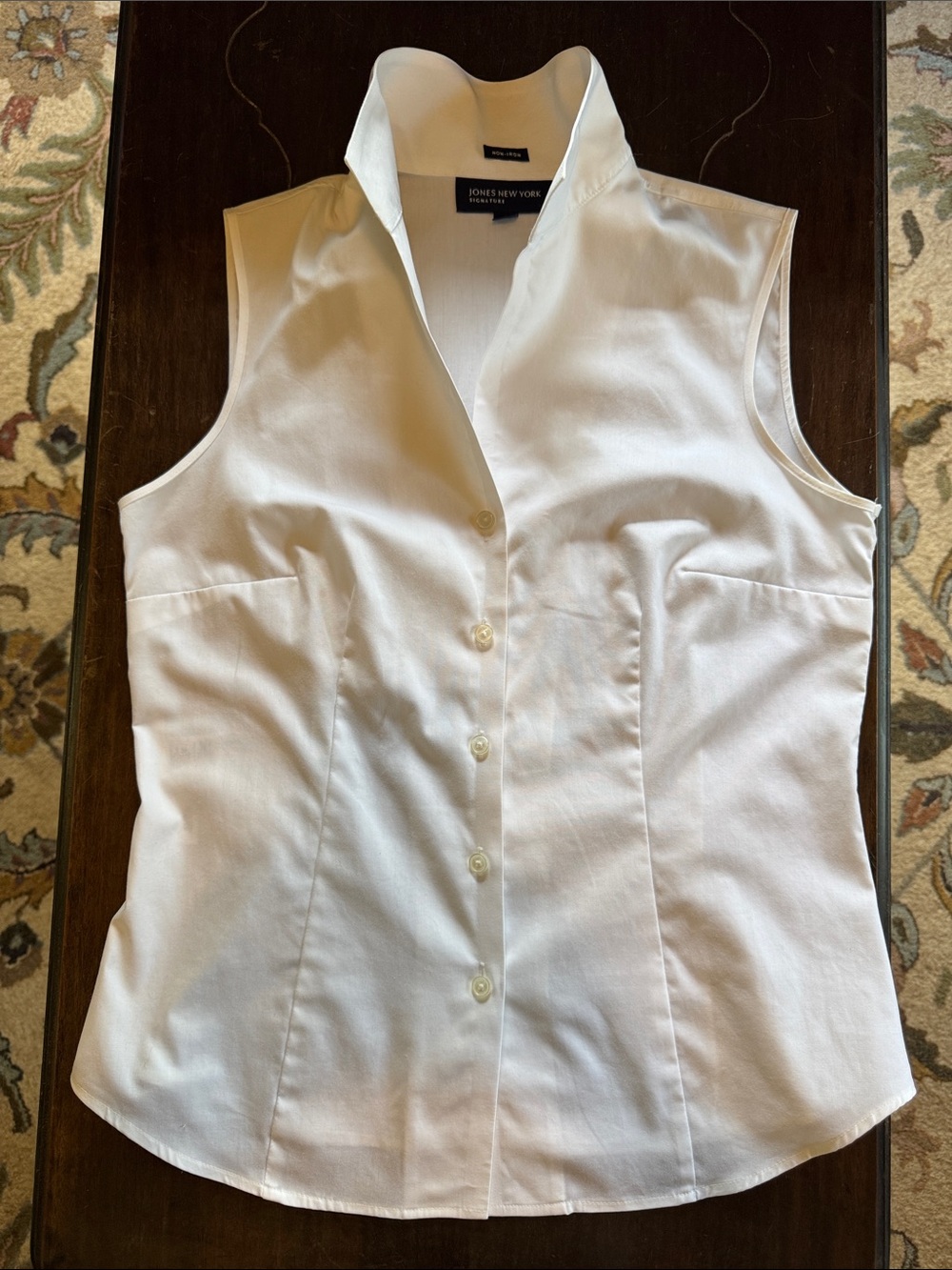 Jones New York sleeveless stand-up collar white button-up shirt sz S